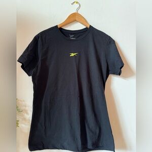 NWT Reebok Short Sleeve Graphic Black Multicolor Logo Tee Women’s Large